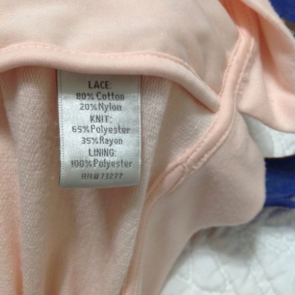 ❤️❤️ Peach Lace and Cotton Top Medium - Picture 2 of 3